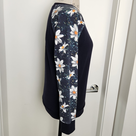 Floral Crewneck Sweatshirt - Picture 5 of 9